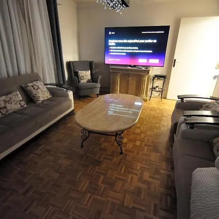 Spacious, Bright With Private Parking Apartman Párizs