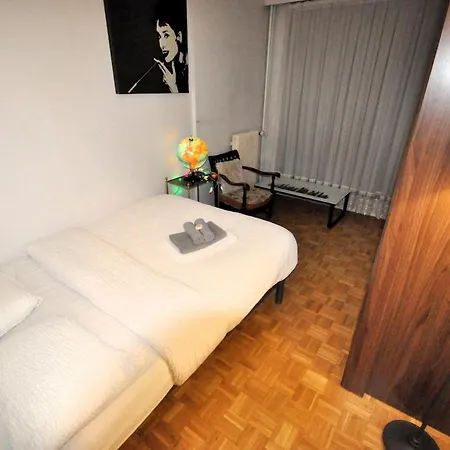 Apartment Spacious, Bright With Private Parking *