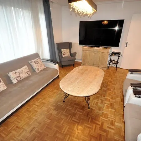 Spacious, Bright With Private Parking Apartment *