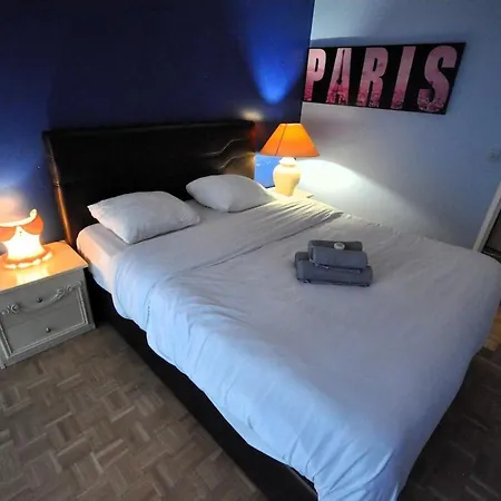 Apartment Spacious, Bright With Private Parking *