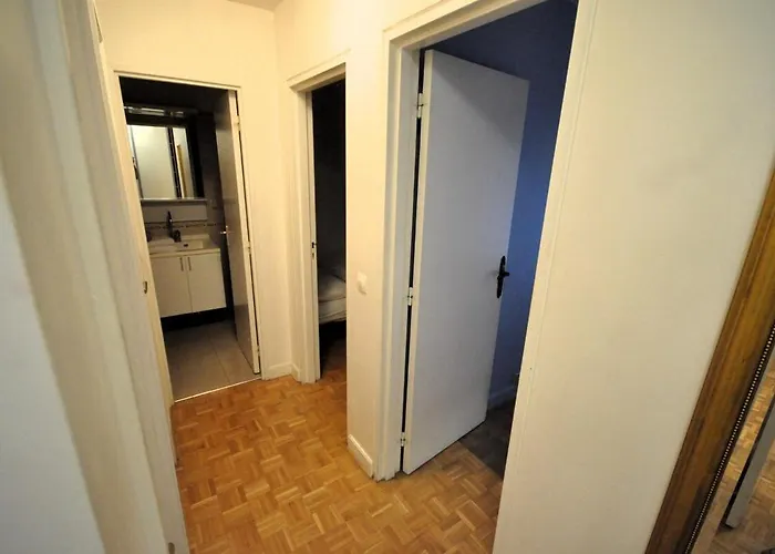 Spacious, Bright With Private Parking פריז