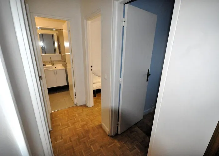 Spacious, Bright With Private Parking פריז