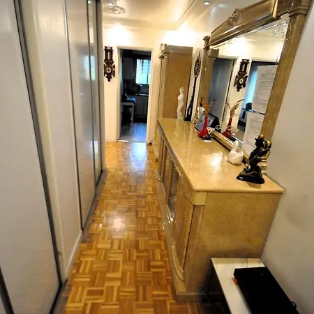 Spacious, Bright With Private Parking Appartement *